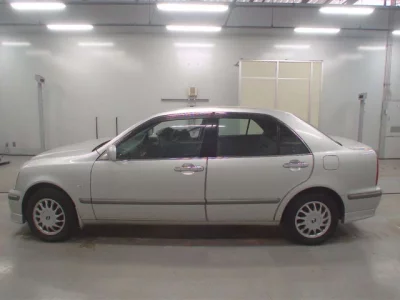 Toyota PROGRES  с аукциона в Японии