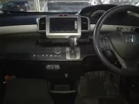 Honda FREED лот № 30086 оценка 4  с аукциона в Японии 8