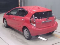 Toyota AQUA лот № 30088 оценка 4  с аукциона в Японии 5