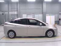 Toyota PRIUS лот № 30085 оценка RA  с аукциона в Японии 2