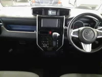Toyota ROOMY лот № 30090 оценка 4  с аукциона в Японии 8