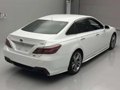 Toyota CROWN  с аукциона в Японии