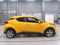 Toyota C-HR лот № 30091 оценка 4.5  с аукциона в Японии 2