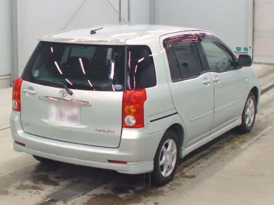 Toyota RAUM  с аукциона в Японии