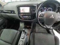 Mitsubishi OUTLANDER лот № 10701 оценка 3.5  с аукциона в Японии 8