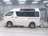 Toyota HIACE VAN лот № 30098 оценка 3.5  с аукциона в Японии 3