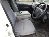 Toyota HIACE VAN лот № 30098 оценка 3.5  с аукциона в Японии 7