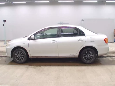 Toyota COROLLA AXIO  с аукциона в Японии