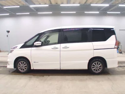 Nissan SERENA  с аукциона в Японии
