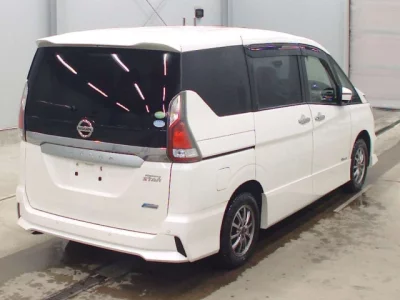 Nissan SERENA  с аукциона в Японии
