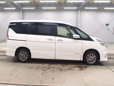 Nissan SERENA  с аукциона в Японии