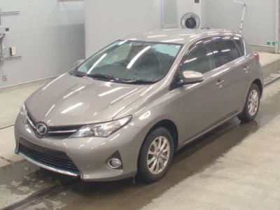 Toyota AURIS  с аукциона в Японии