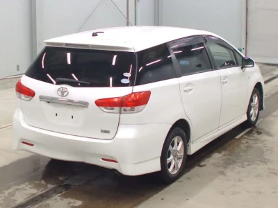 Toyota WISH  с аукциона в Японии