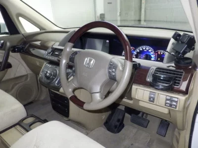 Honda ELYSION  с аукциона в Японии