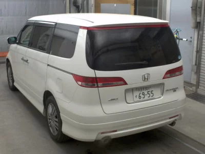 Honda ELYSION  с аукциона в Японии