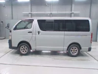 Toyota HIACE VAN лот № 30105 оценка 3.5  с аукциона в Японии 3