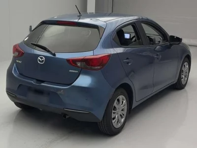 Mazda MAZDA2  с аукциона в Японии