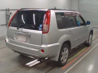 Nissan X-TRAIL лот № 10718 оценка R  с аукциона в Японии 1