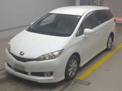Toyota WISH  с аукциона в Японии