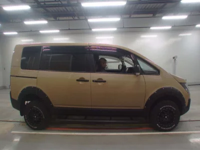 Mitsubishi DELICA D5