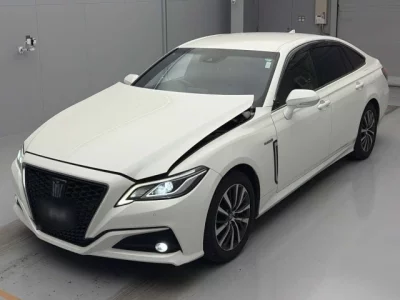 Toyota CROWN  с аукциона в Японии