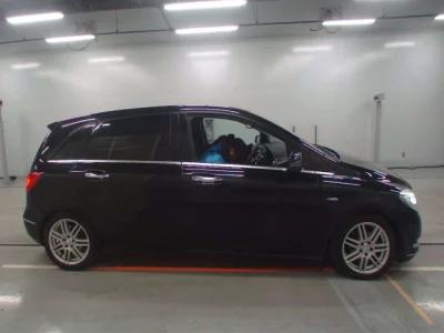 Mercedes-Benz B CLASS