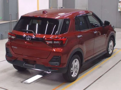 Toyota RAIZE  с аукциона в Японии