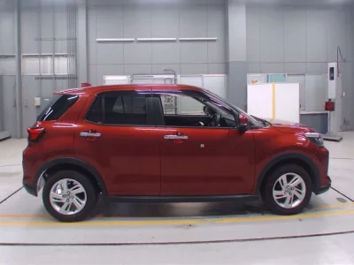 Toyota RAIZE  с аукциона в Японии