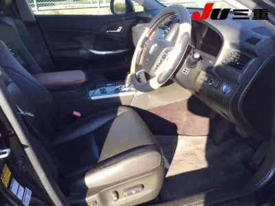 Toyota CROWN  с аукциона в Японии