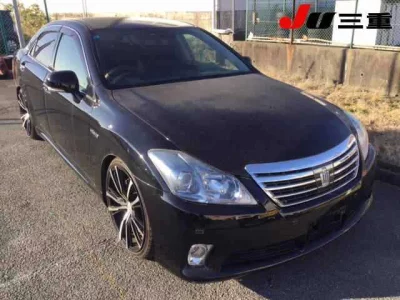 Toyota CROWN  с аукциона в Японии