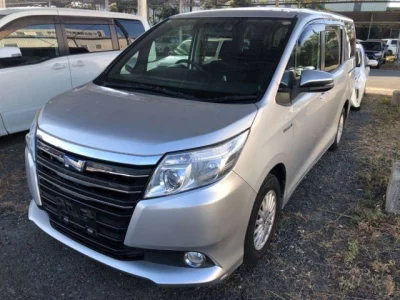 Toyota NOAH  с аукциона в Японии