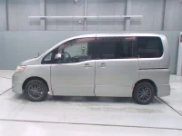 Nissan SERENA лот № 30119 оценка 4.5  с аукциона в Японии 3
