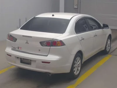Mitsubishi GALANT FORTIS  с аукциона в Японии