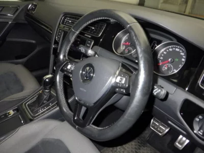 Volkswagen GOLF  с аукциона в Японии