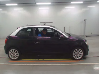Audi A1  с аукциона в Японии