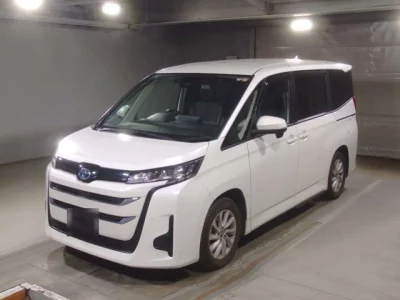 Toyota NOAH  с аукциона в Японии