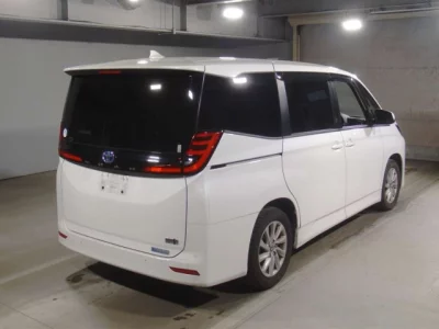 Toyota NOAH  с аукциона в Японии