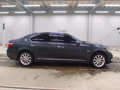 Lexus LS  с аукциона в Японии