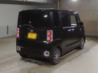 Toyota PIXIS MEGA лот № 3557 оценка R  с аукциона в Японии 1