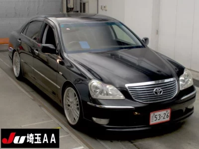 Toyota CROWN  с аукциона в Японии