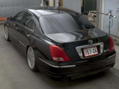 Toyota CROWN  с аукциона в Японии