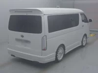 Toyota HIACE лот № 589 оценка 4.5  с аукциона в Японии 1