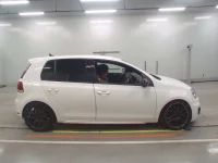 Volkswagen GOLF лот № 38277 оценка 3.5  с аукциона в Японии 2