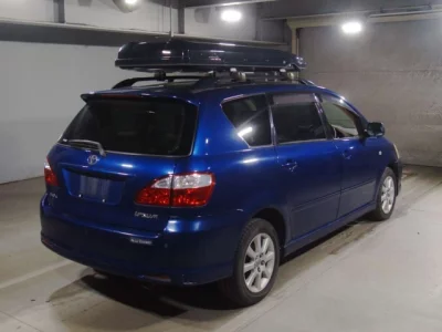 Toyota IPSUM  с аукциона в Японии