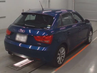 Audi A1  с аукциона в Японии