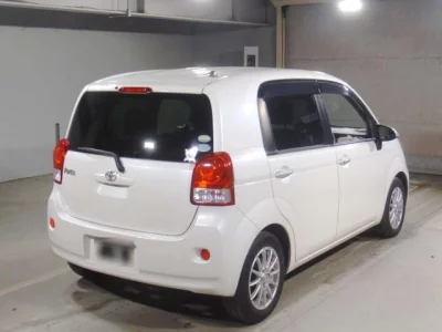 Toyota PORTE  с аукциона в Японии