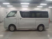 Toyota REGIUS ACE VAN лот № 30203 оценка 2  с аукциона в Японии 3