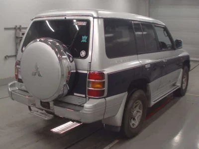 Mitsubishi PAJERO  с аукциона в Японии