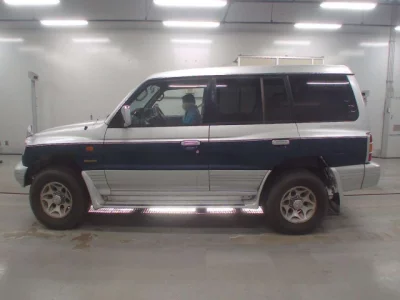 Mitsubishi PAJERO  с аукциона в Японии