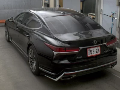 Lexus LS  с аукциона в Японии